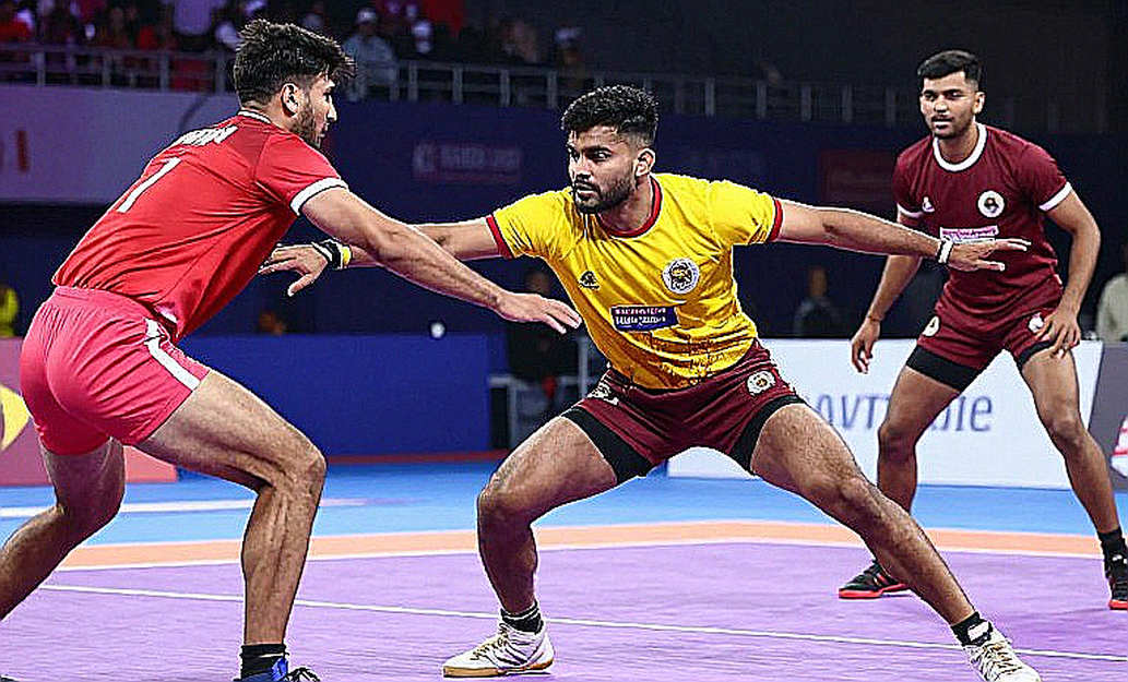 पाकिस्तान की वापसी के बाद तेरह देशों का मैदान: वह गणित जो किसी प्रेस रिलीज़ में नहीं था
